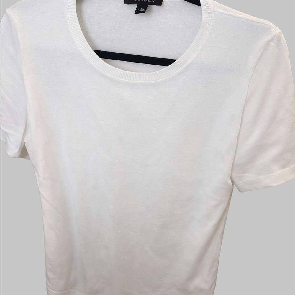 Ann Taylor Classic Cream Crew Neck Short Sleeve Top